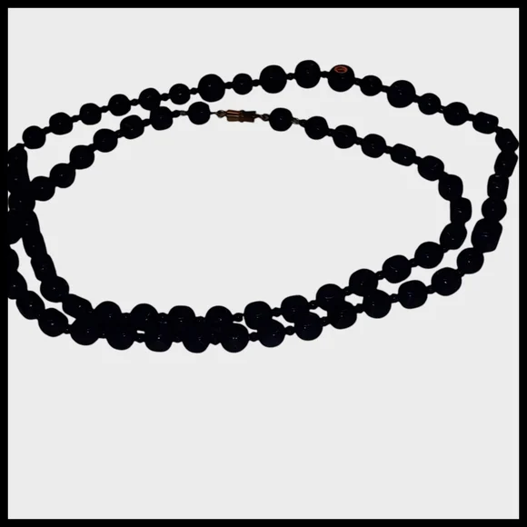 Classic Navy Beaded Long Necklace - Vintage - Picture 10 of 12